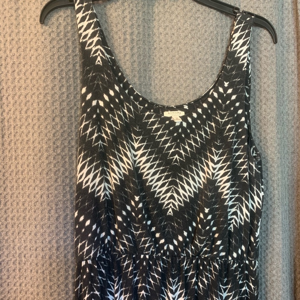EUC Sonoma black & white maxi dress (M)